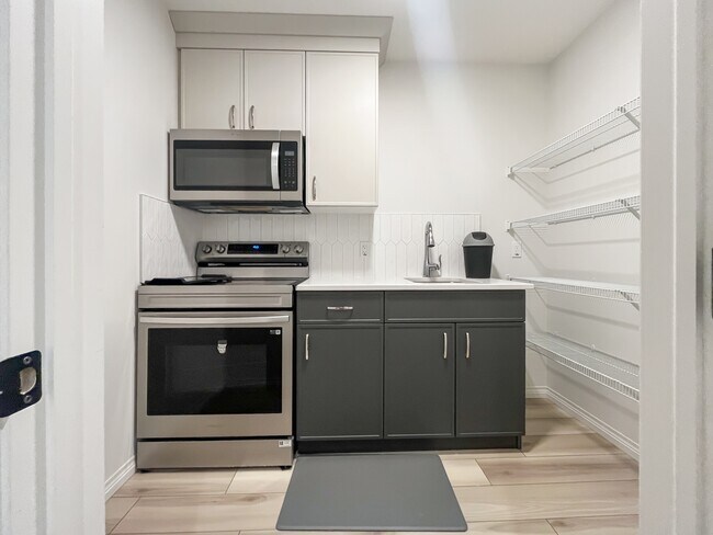 Building Photo - 3723-3742 42 Ave