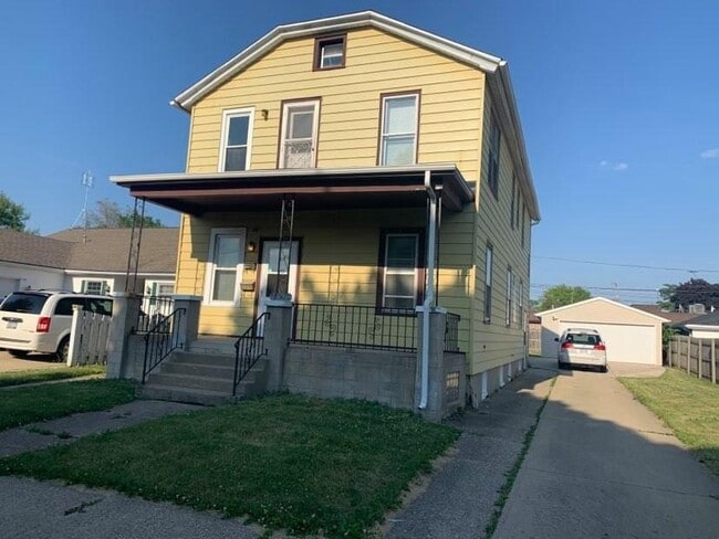 Building Photo - 4527 23rd Ave