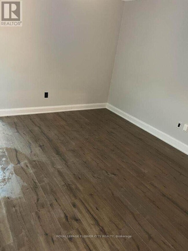 Photo du bâtiment - 52 Claremore Ave