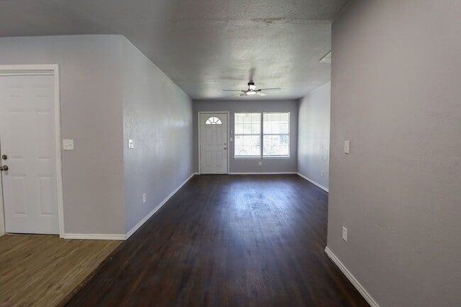 Foto del edificio - Fully renovated 3 bed, 1 bath home in West