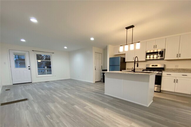 Foto del edificio - 470 W 2nd St