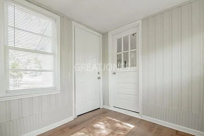 Building Photo - 1262 Briarwood Ave