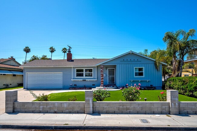 Building Photo - 12272 Orangewood Ave