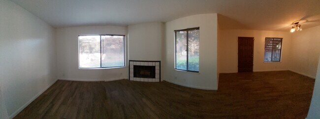 Foto del edificio - 1280 Coyote Creek Pl