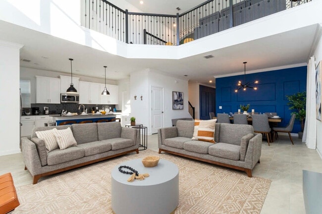 Building Photo - 4350 Rhyme St