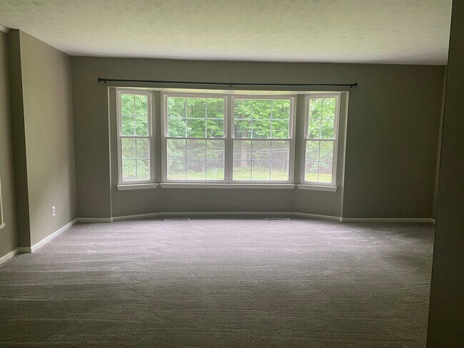 Foto del edificio - 6970 Carriage Hill Dr