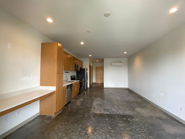Building Photo - 1247 Martin St