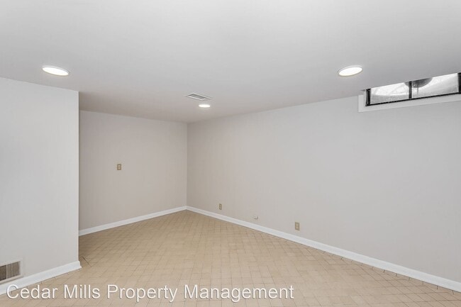 Building Photo - 2 br, 1 bath House - 4021 E. Mt. Vernon