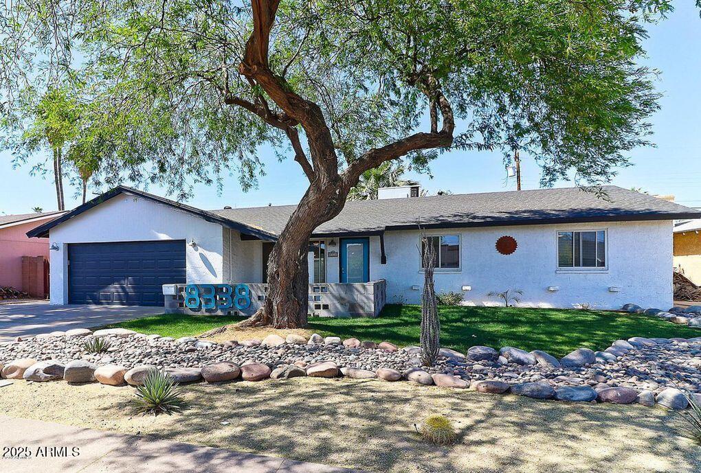 Foto principal - 8338 E Granada Rd