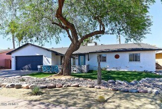 Building Photo - 8338 E Granada Rd