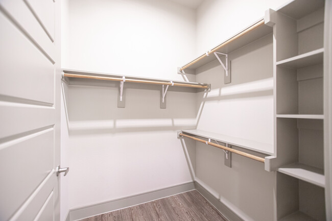 A3 Closet - One90 Gateway