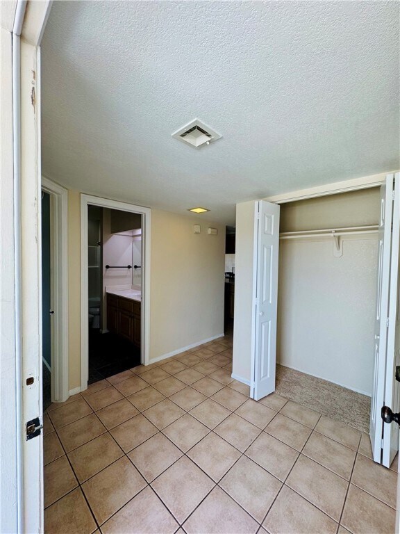 Foto del edificio - 2022 Merrill Ln