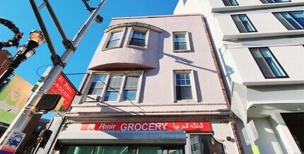 Building Photo - 723 Bergen Ave