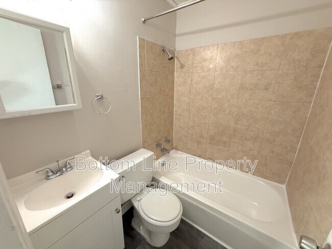 Foto del edificio - 2728 Remington St