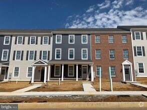 Building Photo - 856 Mapleton Ave