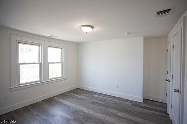 Building Photo - 41 Grove St