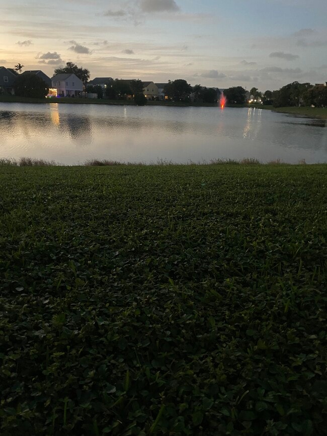 Foto del edificio - 9925 W Elm Ln