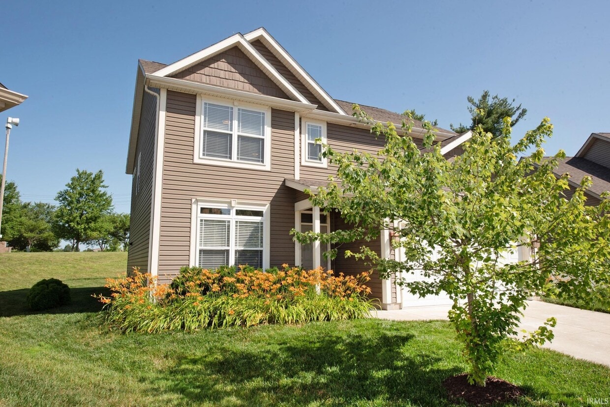 The front of the house so the main listing image looks nice :) - 1860 Sandpiper Dr