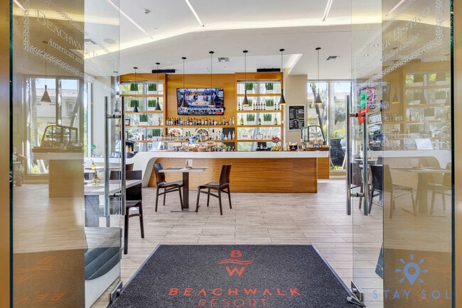 Building Photo - 2602 E Hallandale Beach Blvd