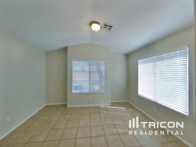 Building Photo - 3118 N 129th Dr