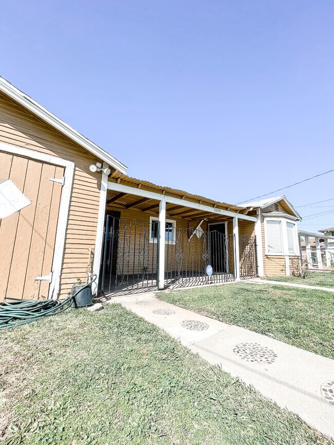 1233 S Montebello Blvd, Montebello, CA 90640 House Rental in