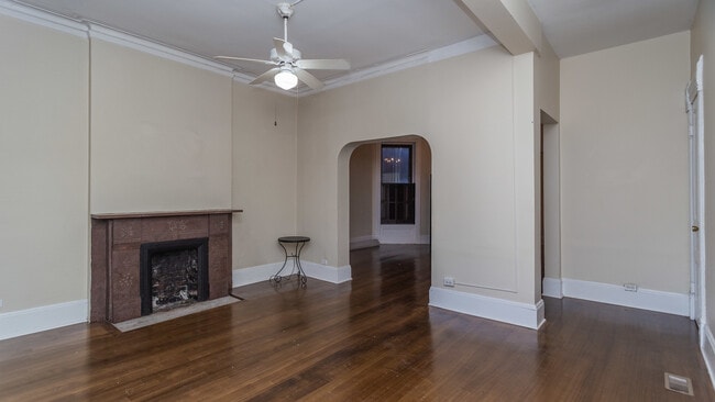 Building Photo - 2022 N Bissell St