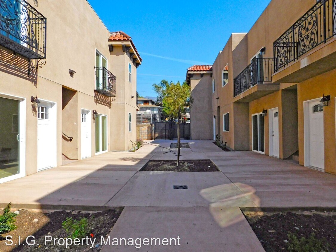 1021110215 Tujunga Canyon Blvd, Los Angeles, CA 91042 Apartment for