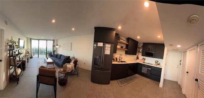 Building Photo - 3625 N Country Club Dr