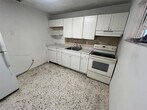 Foto principal - 887 W 29th St