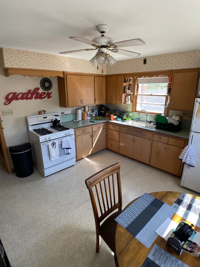 Kitchen2 - 3239 N 91st St