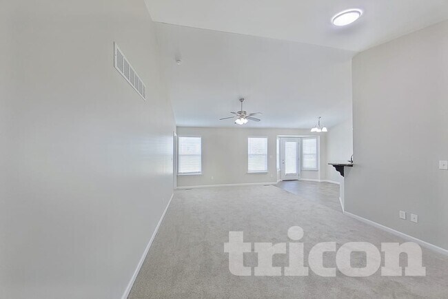 Foto del edificio - 227 Essex Ct