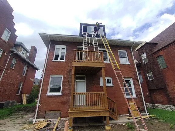 Building Photo - 4266 Washington St