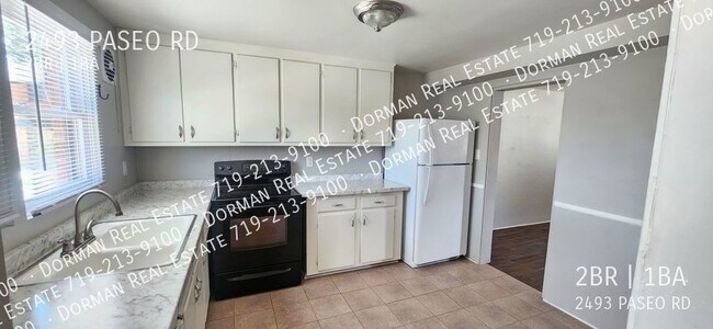 Building Photo - 2 story townhome