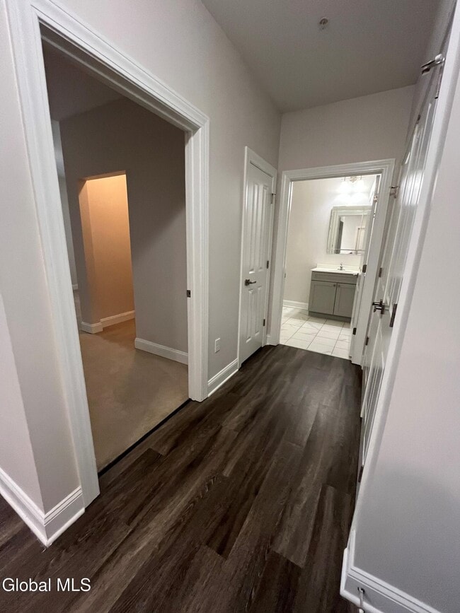 Foto del edificio - 130 Excelsior Ave