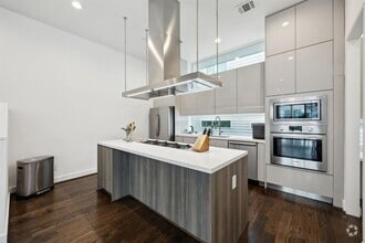 Building Photo - 5866 E Post Oak Ln