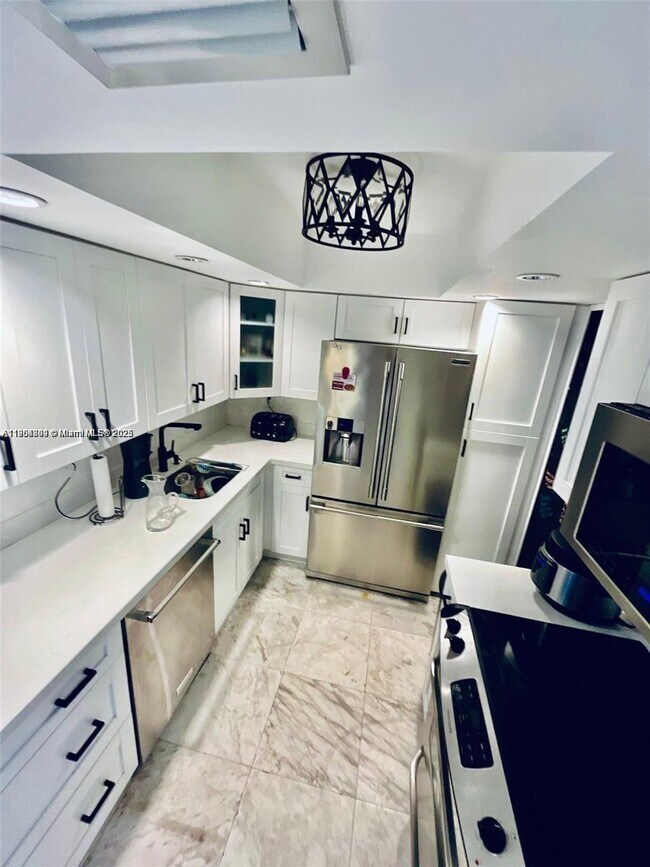 Foto del edificio - 20355 NE 34th Ct