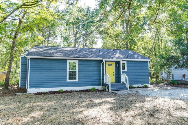 Building Photo - 15909 Dockside Ct