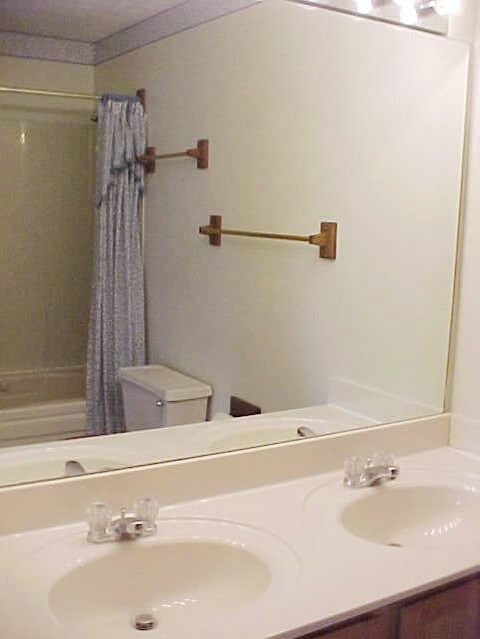 whirlpool tub and double sinks - 2435 Obryan Blvd