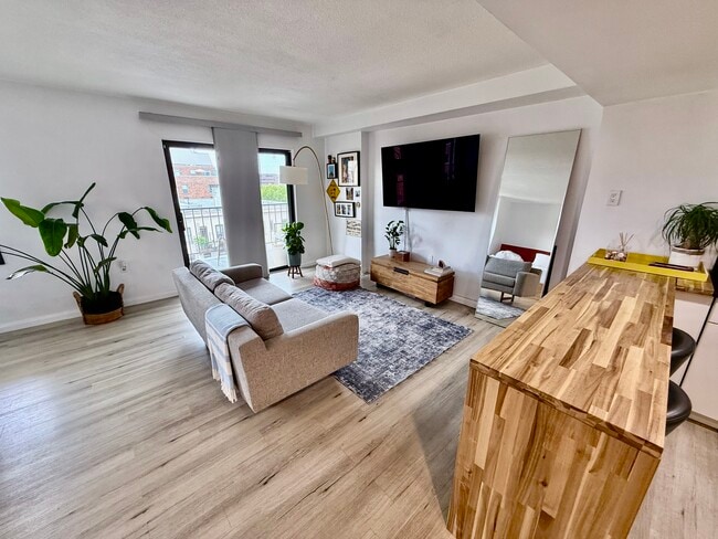 Building Photo - 1718 P St NW