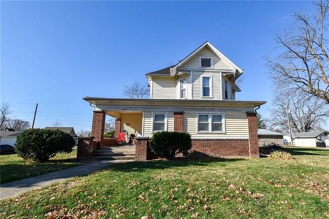 Building Photo - 906 N West St