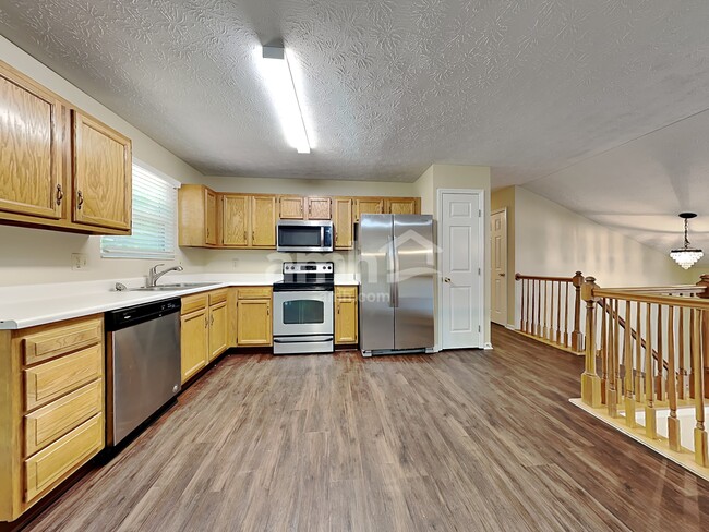 Building Photo - 17 Partridge Dr