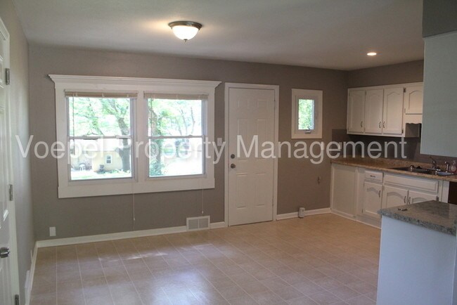 Foto del edificio - Completely Remodeled 4 Bedroom 1 Bath