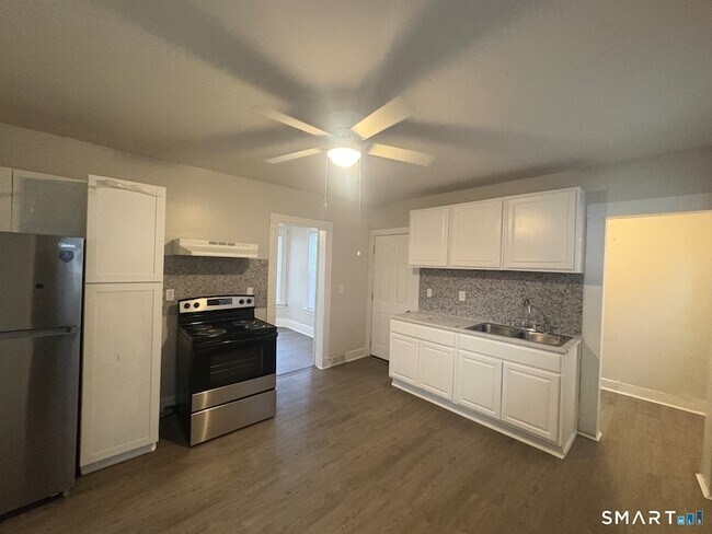 Foto del edificio - 56 Dorman St