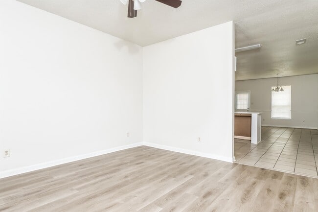 Building Photo - 4590 Lindawood Ln
