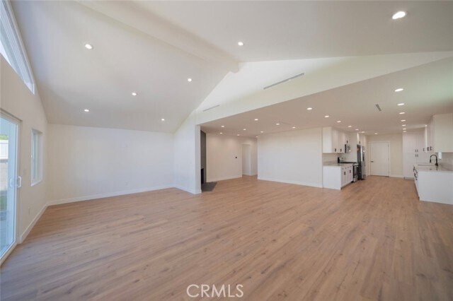 Foto del edificio - 14727 Leadwell St