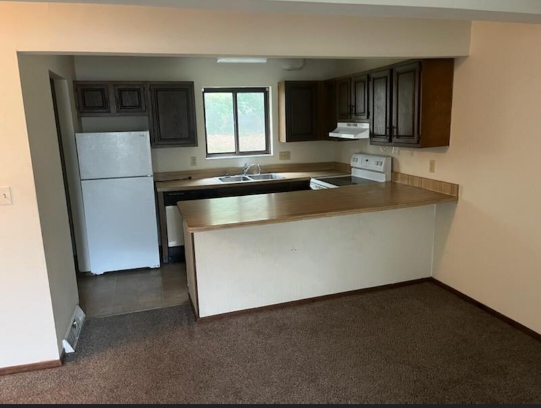 508 State Mill Rd Unit Harbor Ridge Apartments, Coventry Township, OH