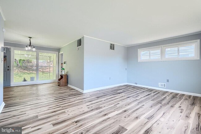 Foto del edificio - 5506 Adleigh Ave