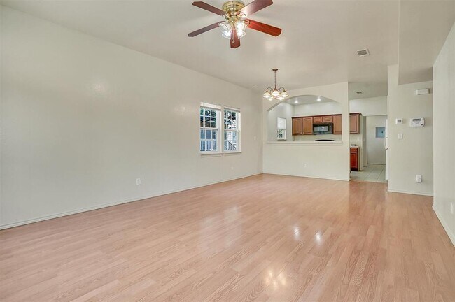 Foto del edificio - 2115 E 18th St