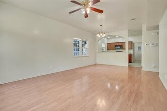 Building Photo - 2115 E 18th St