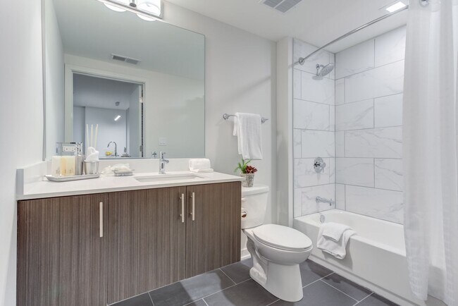 Interior Photo - 1325 N Wells Apartments